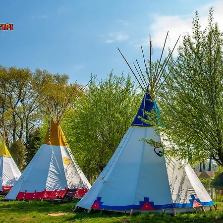 Iha Chapa Tipi Wioska Indiańska * Kościan